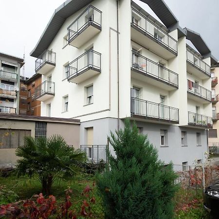 Casa Vacanze Valeria Sondrio Ngoại thất bức ảnh